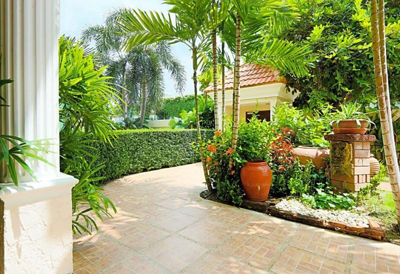 Sweet Villas Pattaya Exterior photo